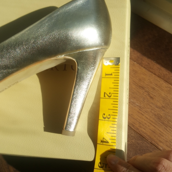 Franco Sarto metallic leather 4 inch heels - Picture 3 of 9